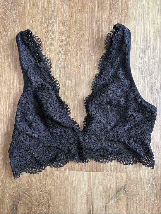 Victoria's Secret Other - Victoria's Secret Black Lace Bralette with Scalloped Edges Large